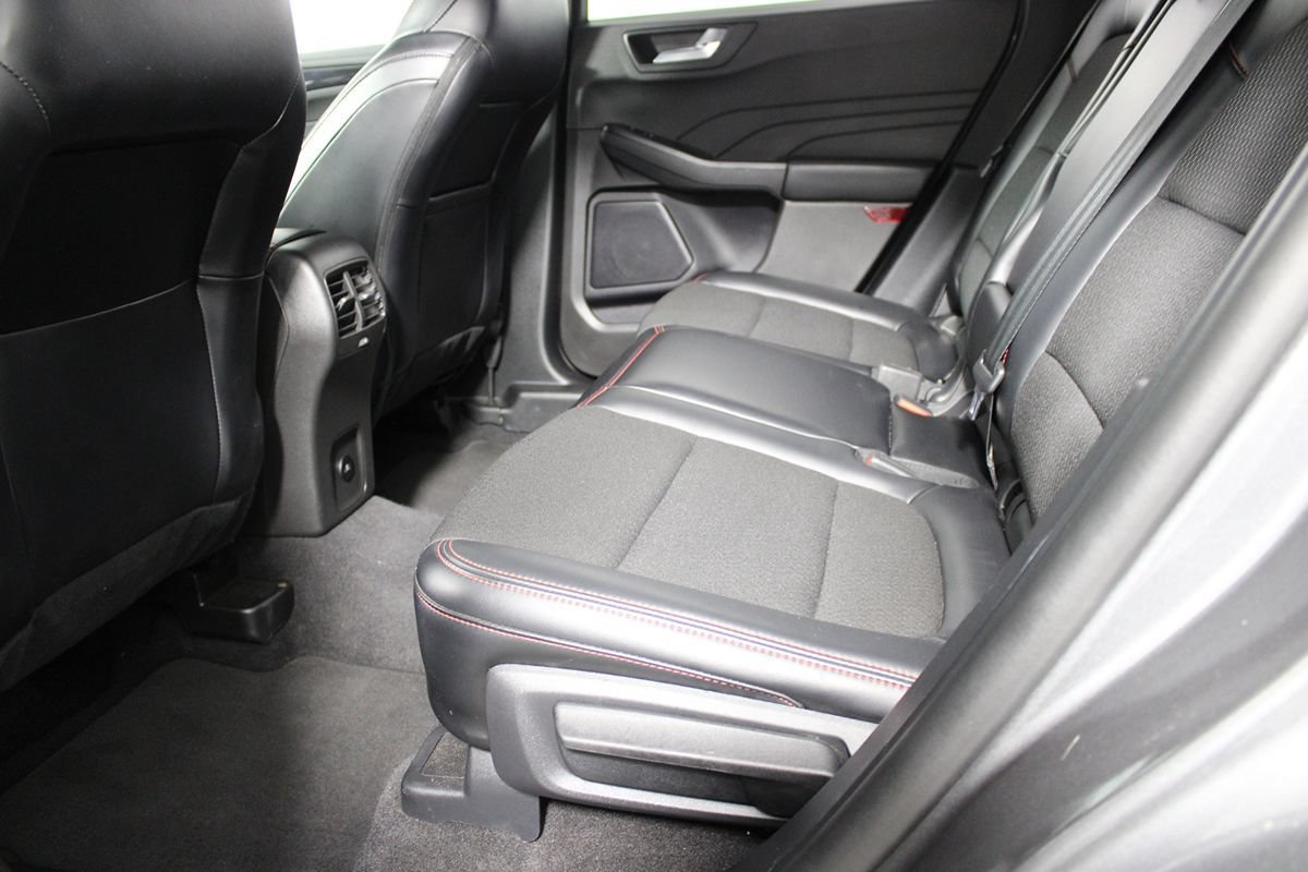 Used 2025 Ford Escape ST-Line FWD image 30
