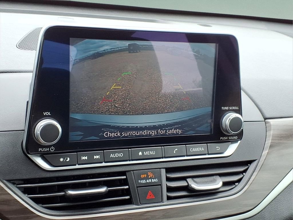 Used 2024 Nissan Altima 2.5 SV FWD image 11