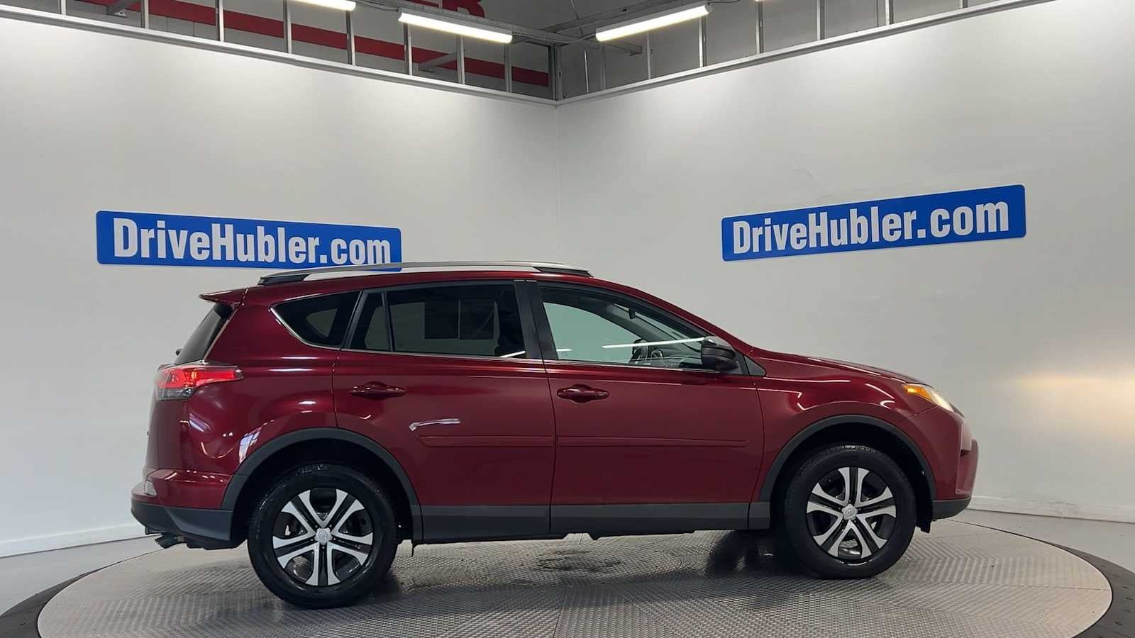 Used 2018 Toyota RAV4 LE w/ All Weather Liner Package FWD image 4