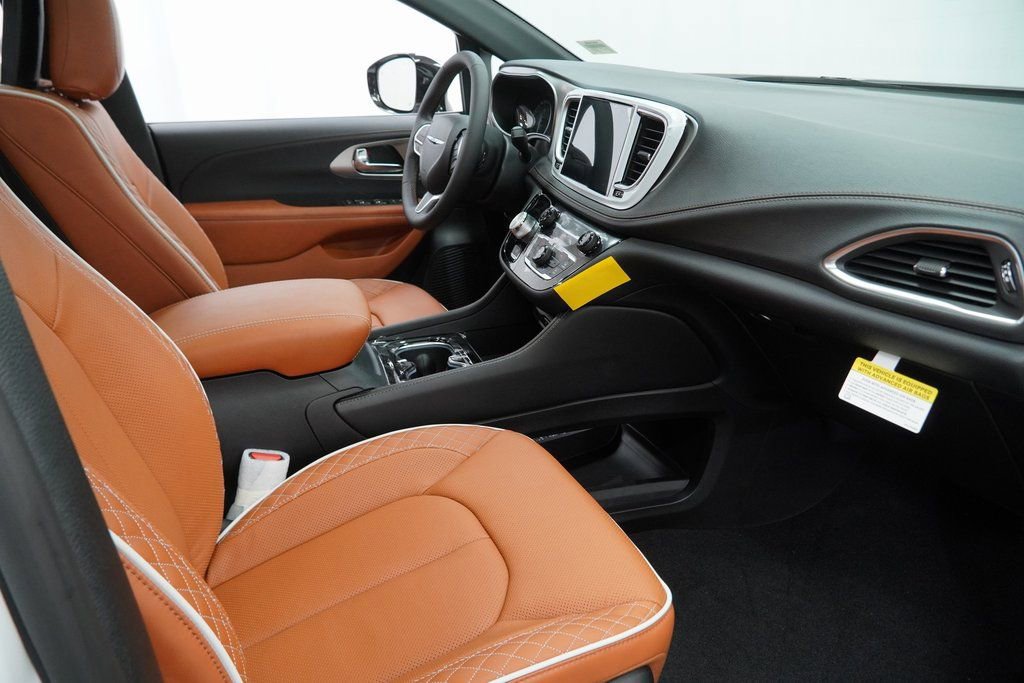 New 2026 Chrysler Pacifica Pinnacle image 36