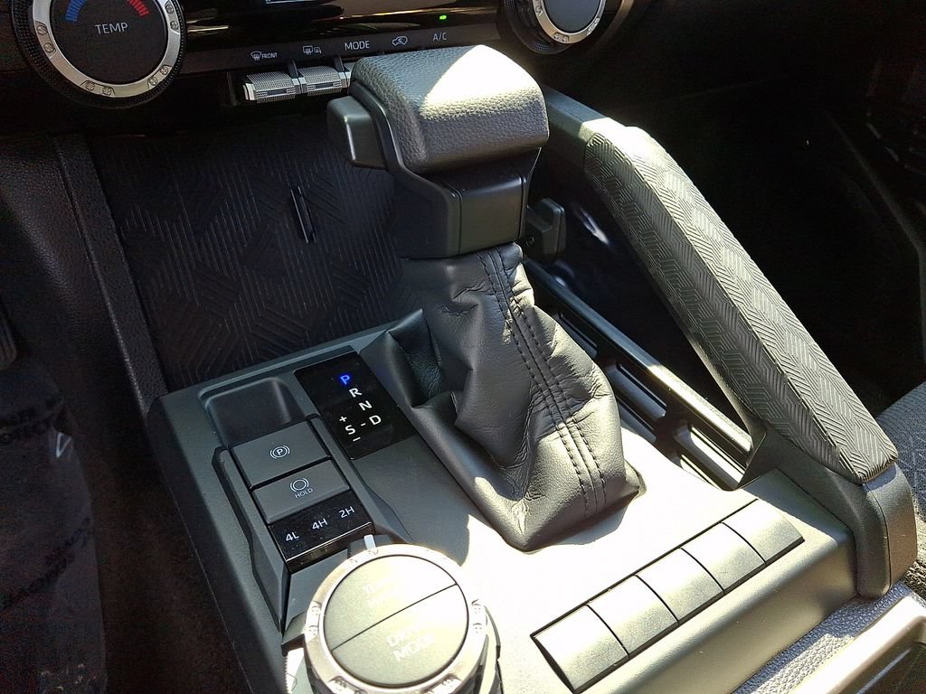 Certified 2025 Toyota 4Runner SR5 AWD/4WD image 15