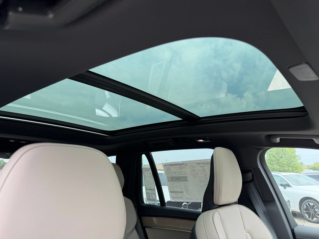 New 2026 Volvo XC90 B6 Plus w/ Protection Package Premier AWD/4WD image 10