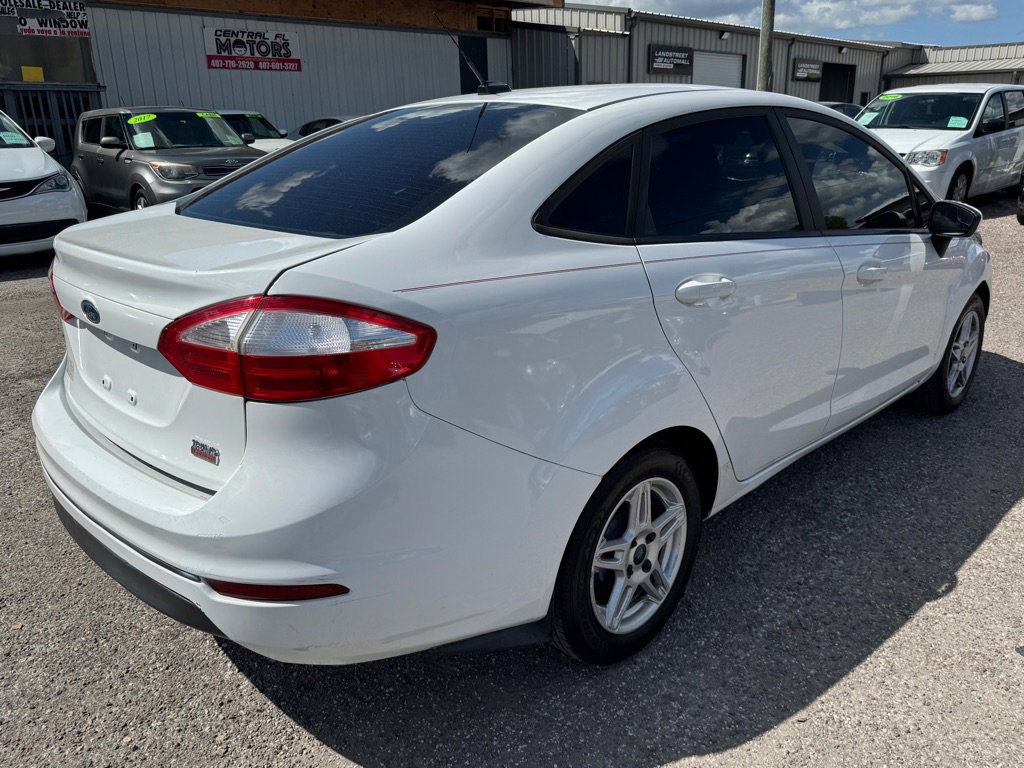 Used 2017 Ford Fiesta SE FWD image 4