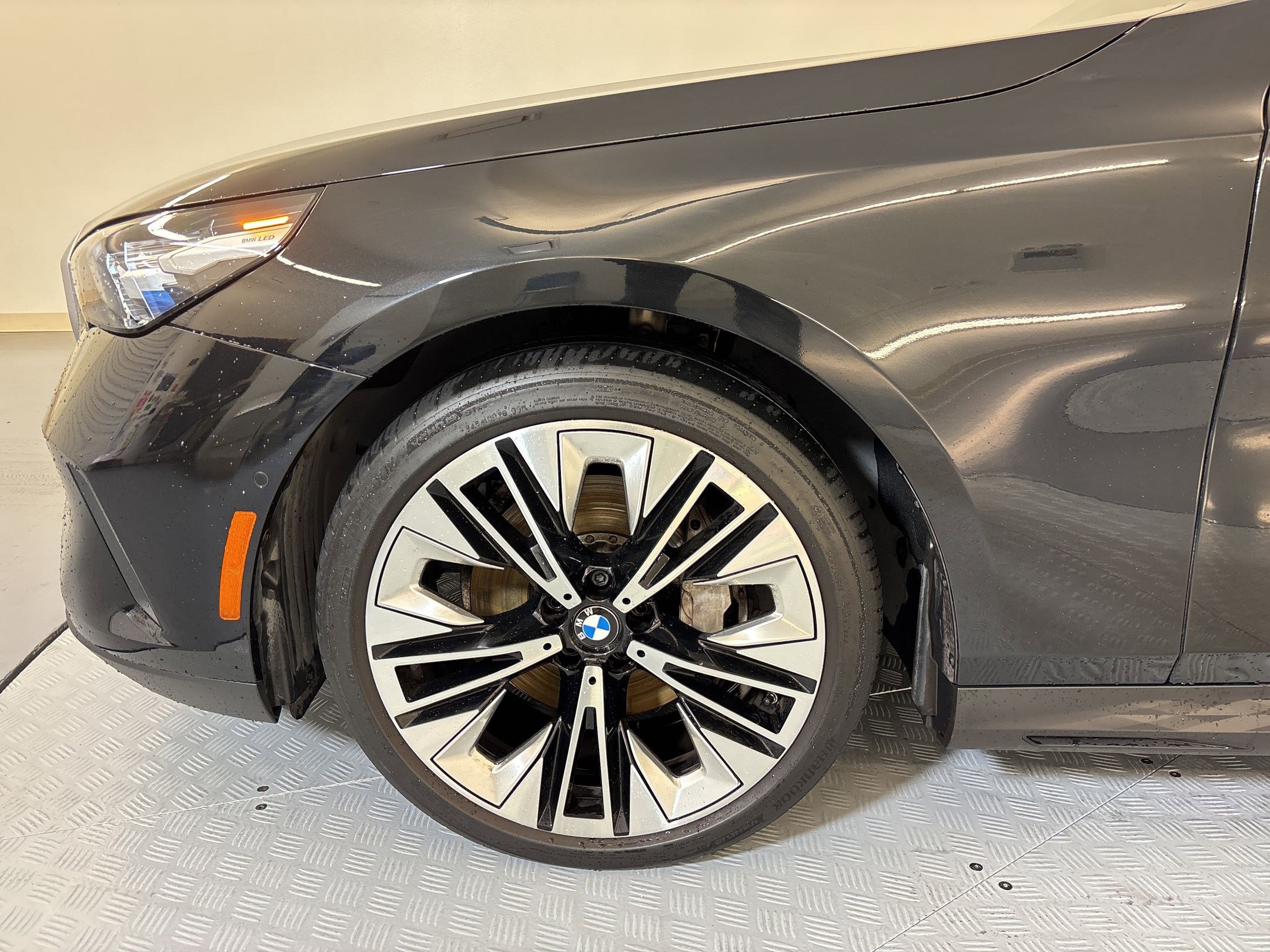 Certified 2024 BMW 540i xDrive w/ Executive Package AWD/4WD image 11