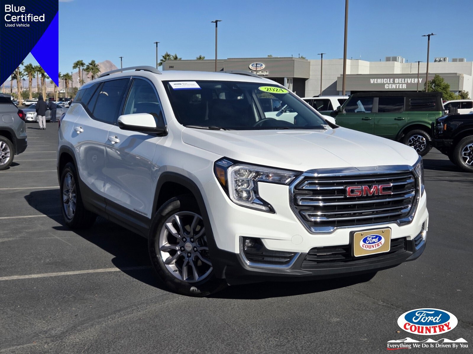 Used 2024 GMC Terrain SLT image 1