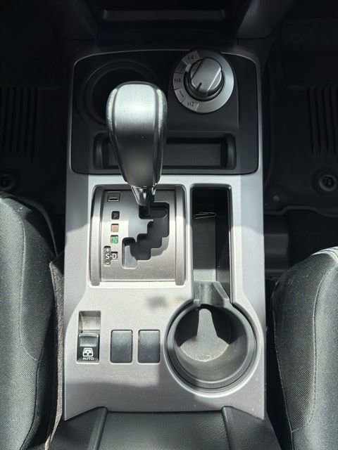 Used 2017 Toyota 4Runner SR5 AWD/4WD image 14