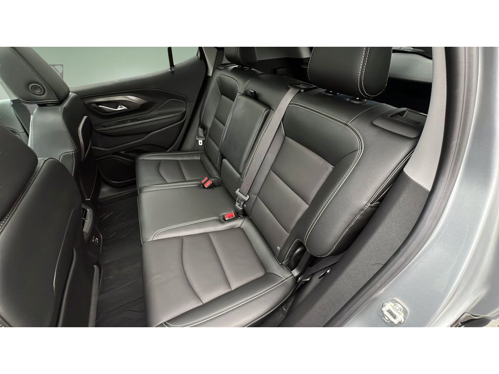 Certified 2024 GMC Terrain SLT w/ Infotainment Package II image 28