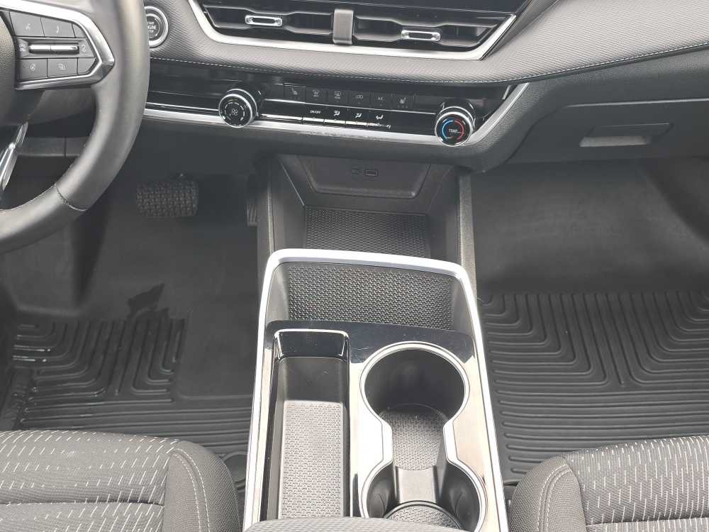Used 2025 Chevrolet Equinox LT w/ Midnight Edition FWD image 13