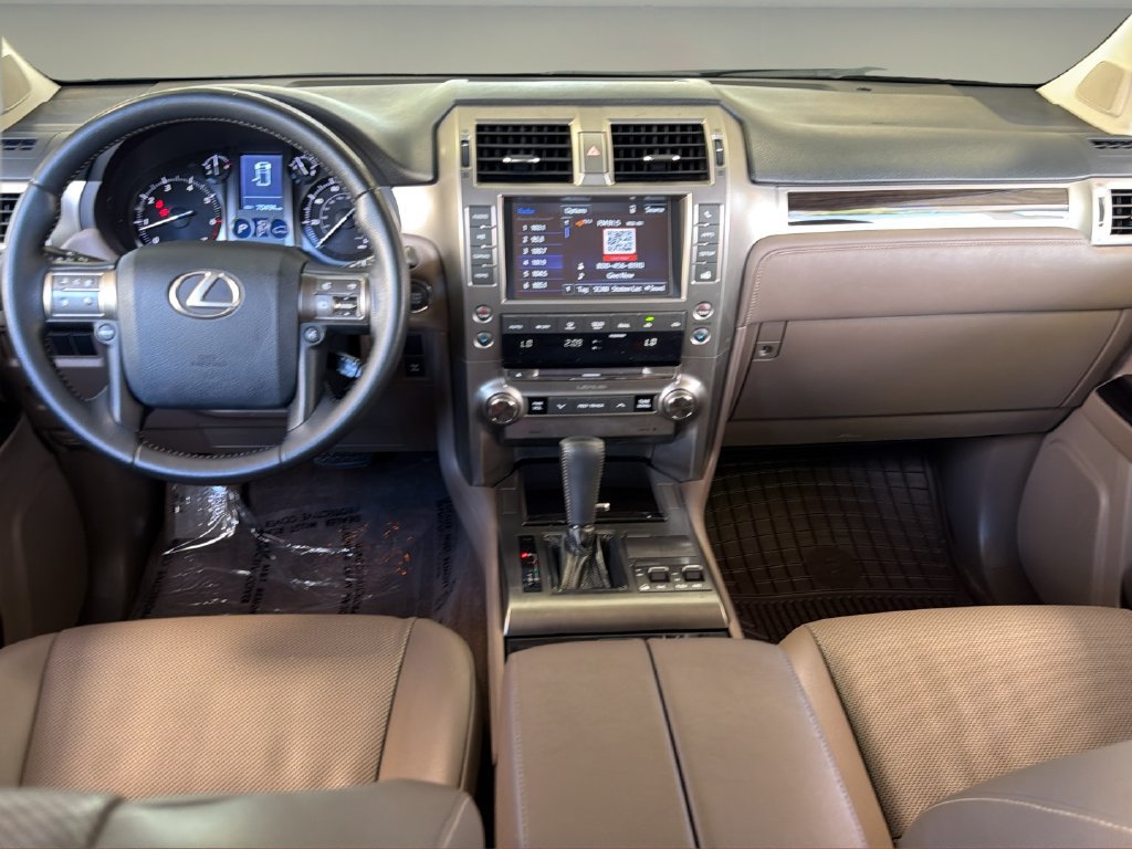 Used 2016 Lexus GX 460 w/ Preferred Accessory Package AWD/4WD image 14