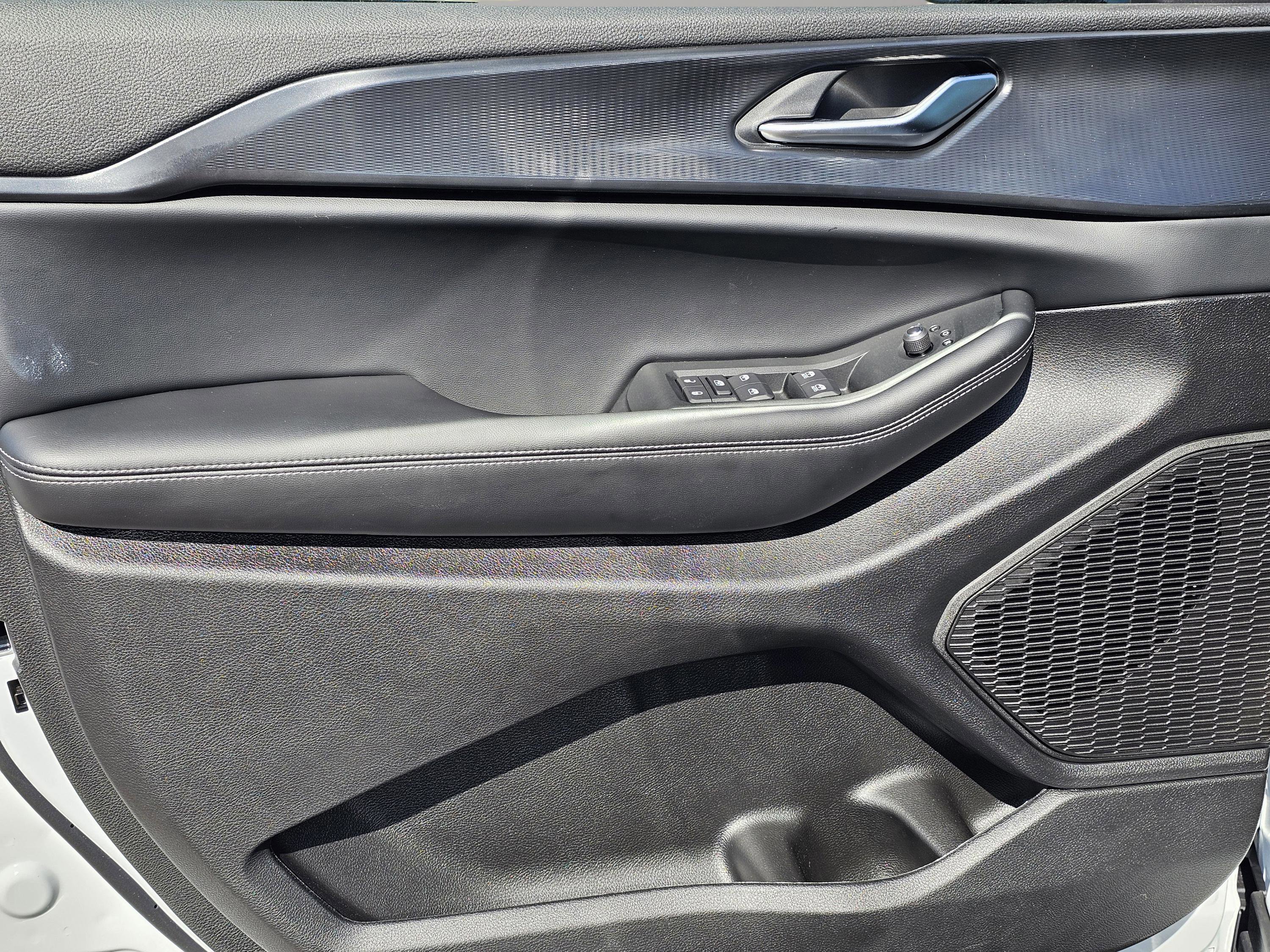 New 2025 Jeep Grand Cherokee L Altitude image 27