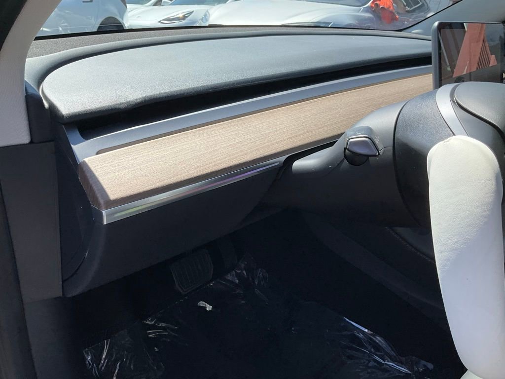 Used 2023 Tesla Model 3 Standard Range image 20