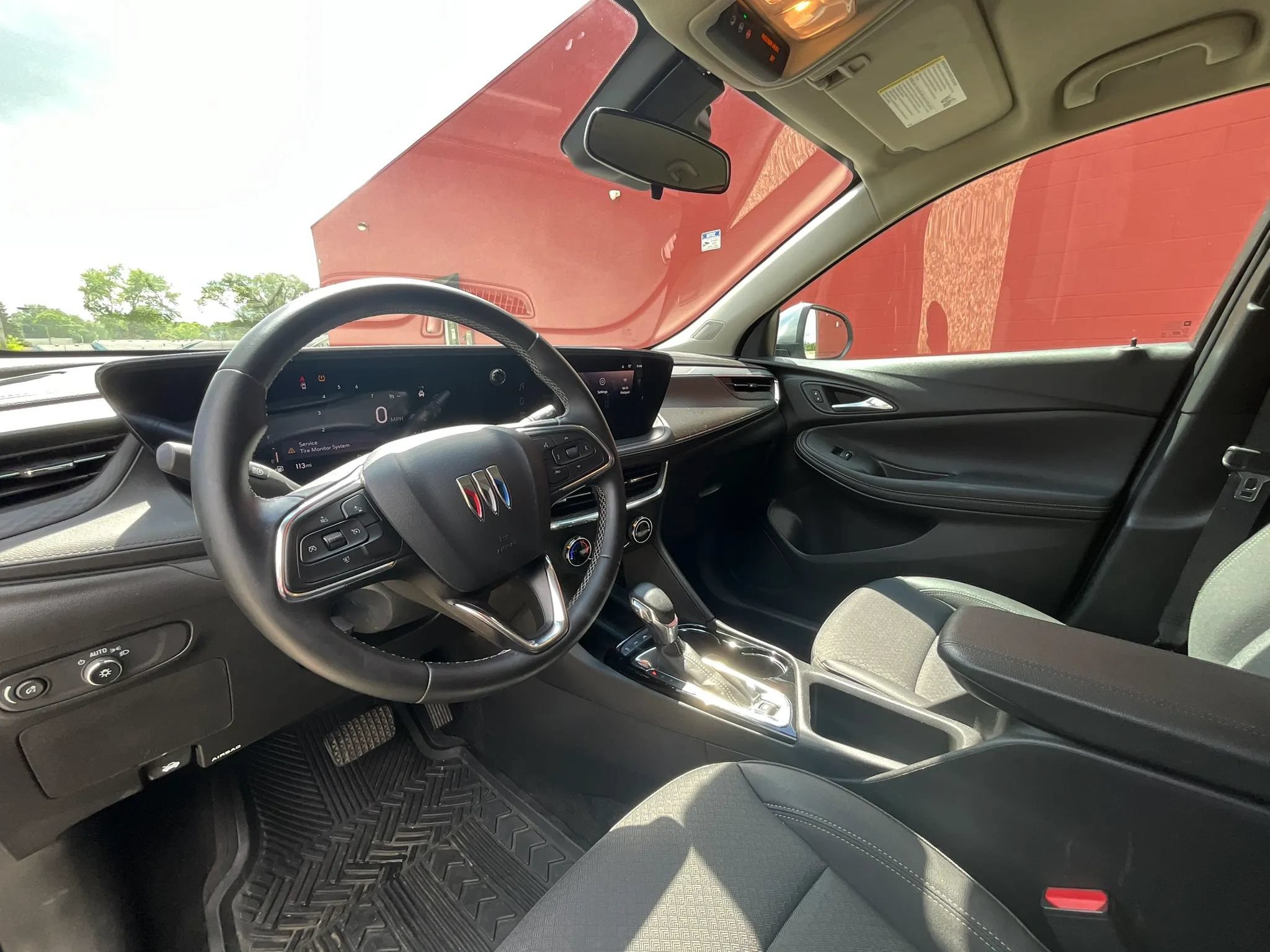 Used 2025 Buick Encore GX Preferred AWD/4WD image 9