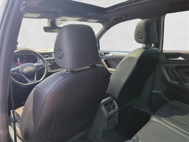 Used 2022 Volkswagen Tiguan SE R-Line FWD image 30