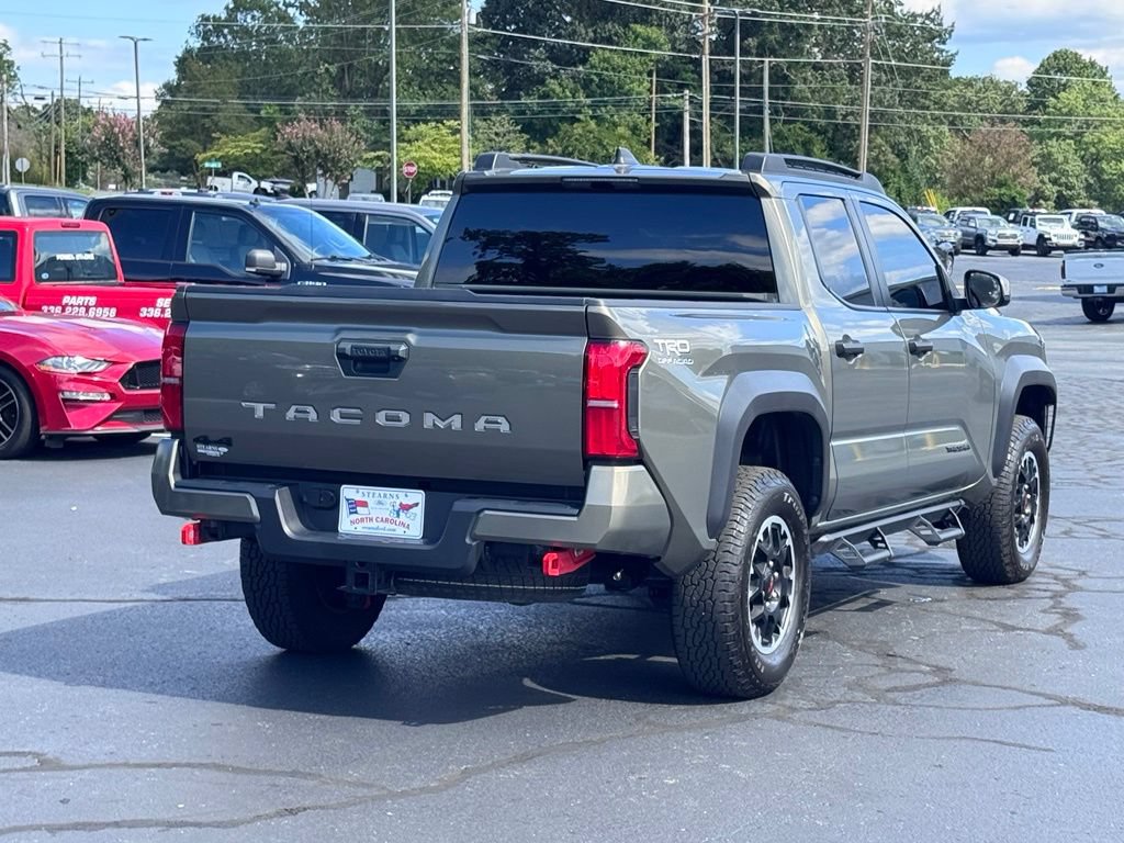 Used 2025 Toyota Tacoma TRD Off-Road AWD/4WD image 16