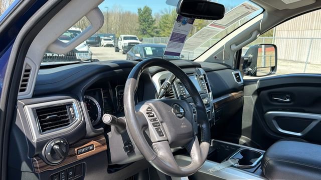 Used 2018 Nissan Titan SL w/ Chrome Package AWD/4WD image 12