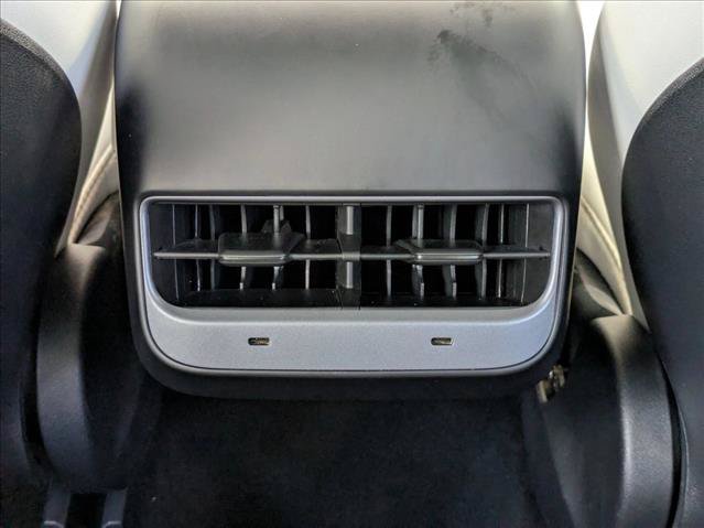 Used 2022 Tesla Model Y Performance AWD/4WD image 16