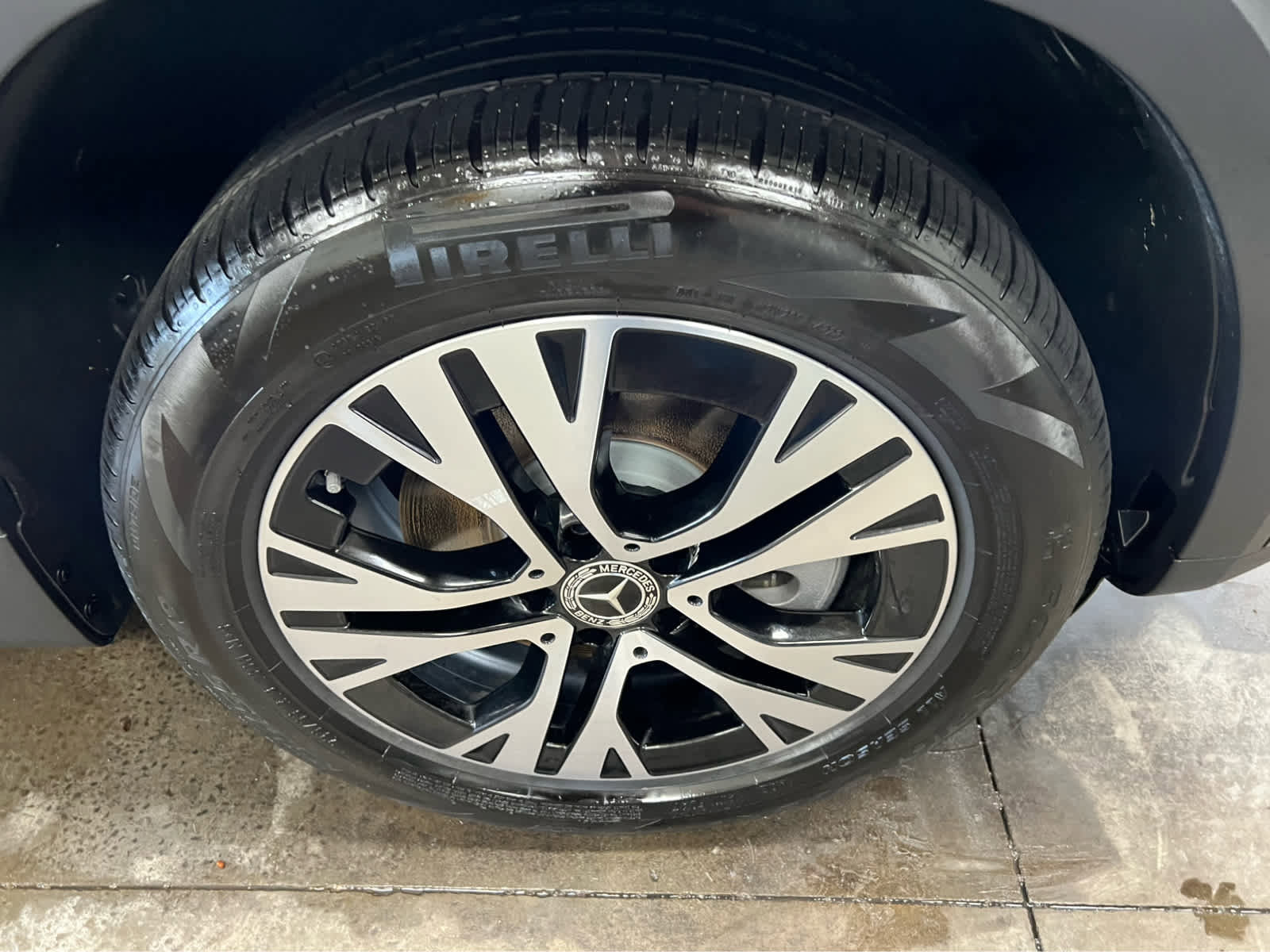 Used 2024 Mercedes-Benz GLB 250 4MATIC image 8