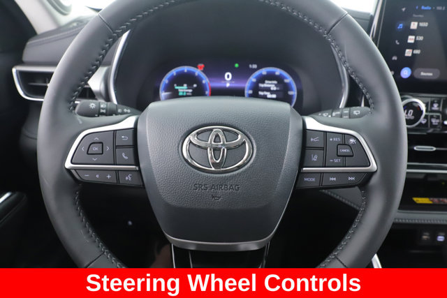 Used 2026 Toyota Highlander Platinum AWD/4WD image 24