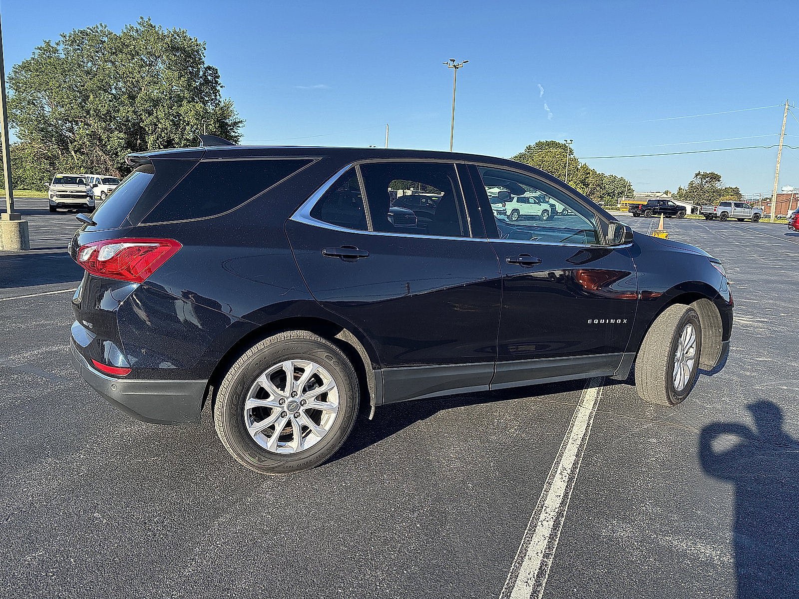 Used 2020 Chevrolet Equinox LT w/ Driver Convenience Package AWD/4WD image 3
