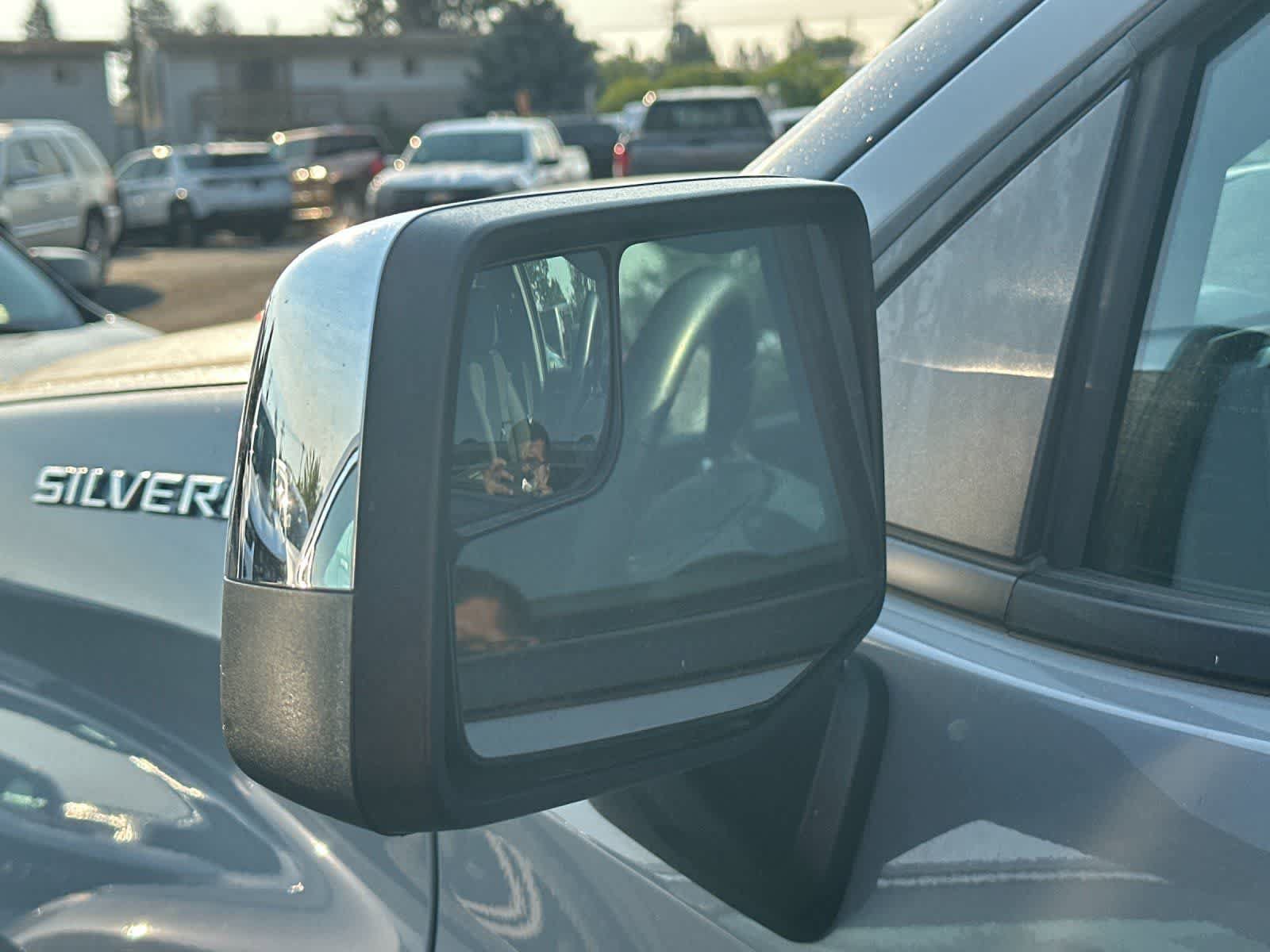 Used 2024 Chevrolet Silverado 1500 LT AWD/4WD image 7