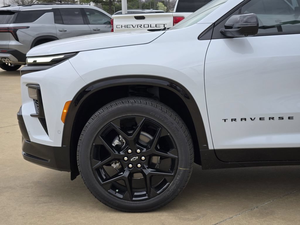 New 2026 Chevrolet Traverse RS w/ LPO, Floor Liner Package FWD image 5