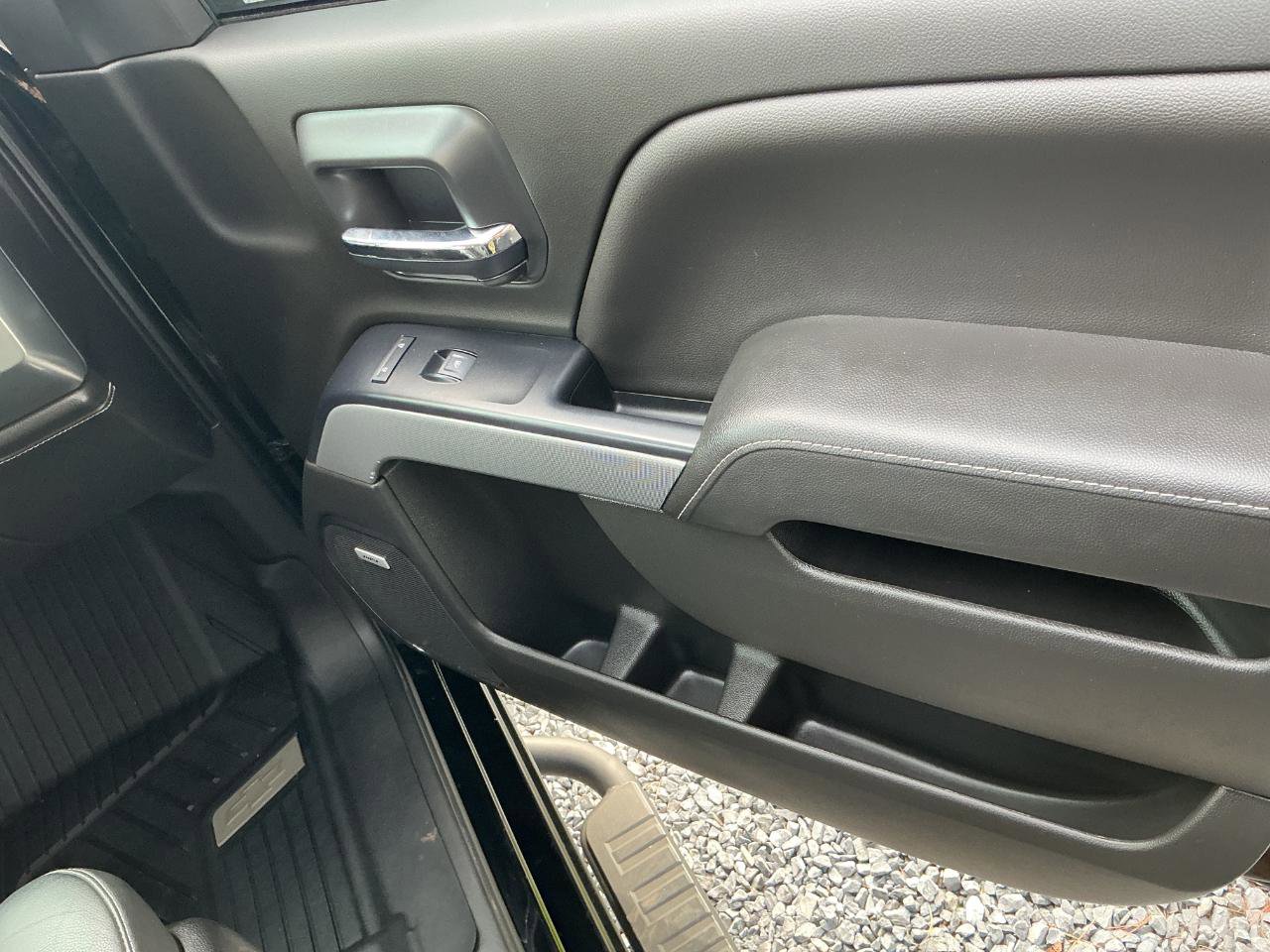 Used 2018 Chevrolet Silverado 1500 LTZ Z71 w/ LTZ Plus Package AWD/4WD image 19