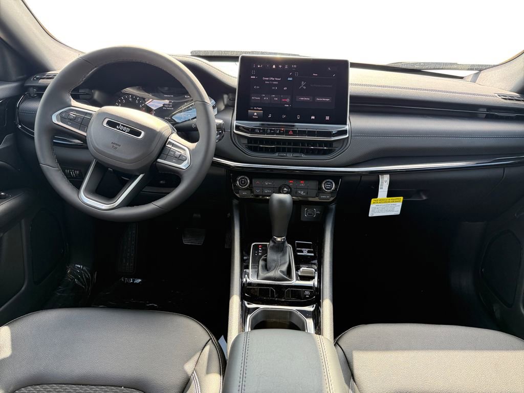 New 2026 Jeep Compass Latitude image 10
