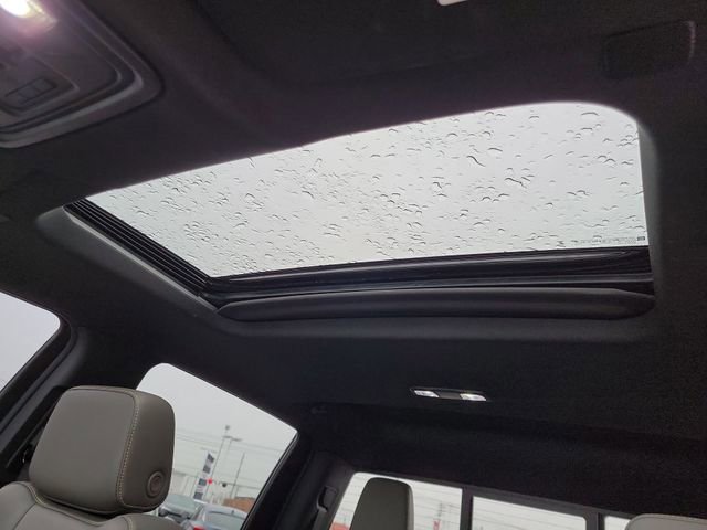 Used 2024 Chevrolet Silverado 2500 ZR2 w/ Technology Package AWD/4WD image 18