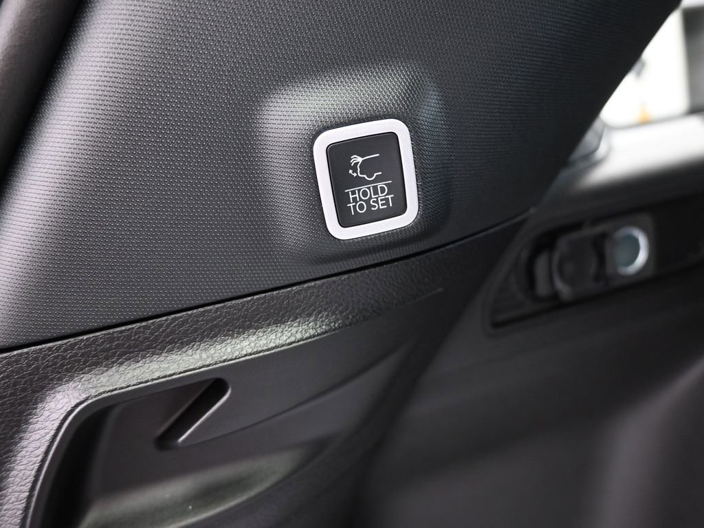 New 2025 Jeep Grand Cherokee Altitude image 34