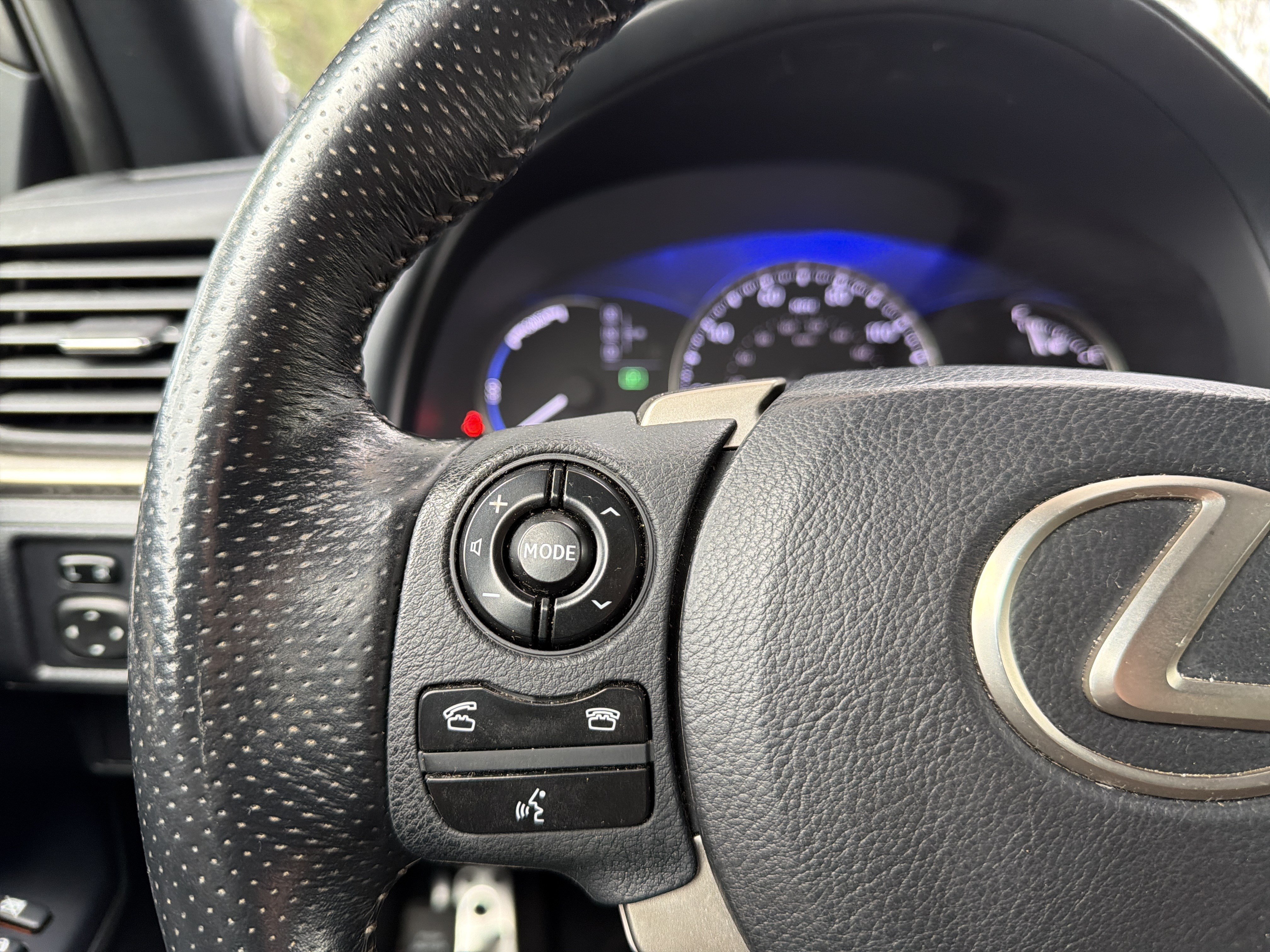 Used 2015 Lexus CT 200h w/ Navigation Package FWD image 19
