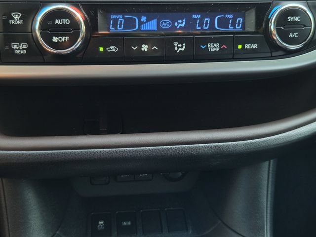Used 2019 Toyota Highlander Plus FWD image 17