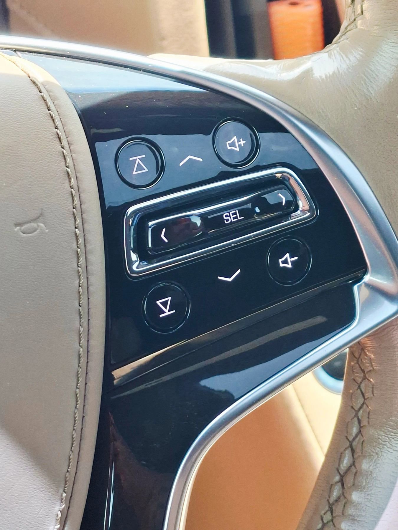 Used 2019 Cadillac Escalade ESV Platinum AWD/4WD image 28