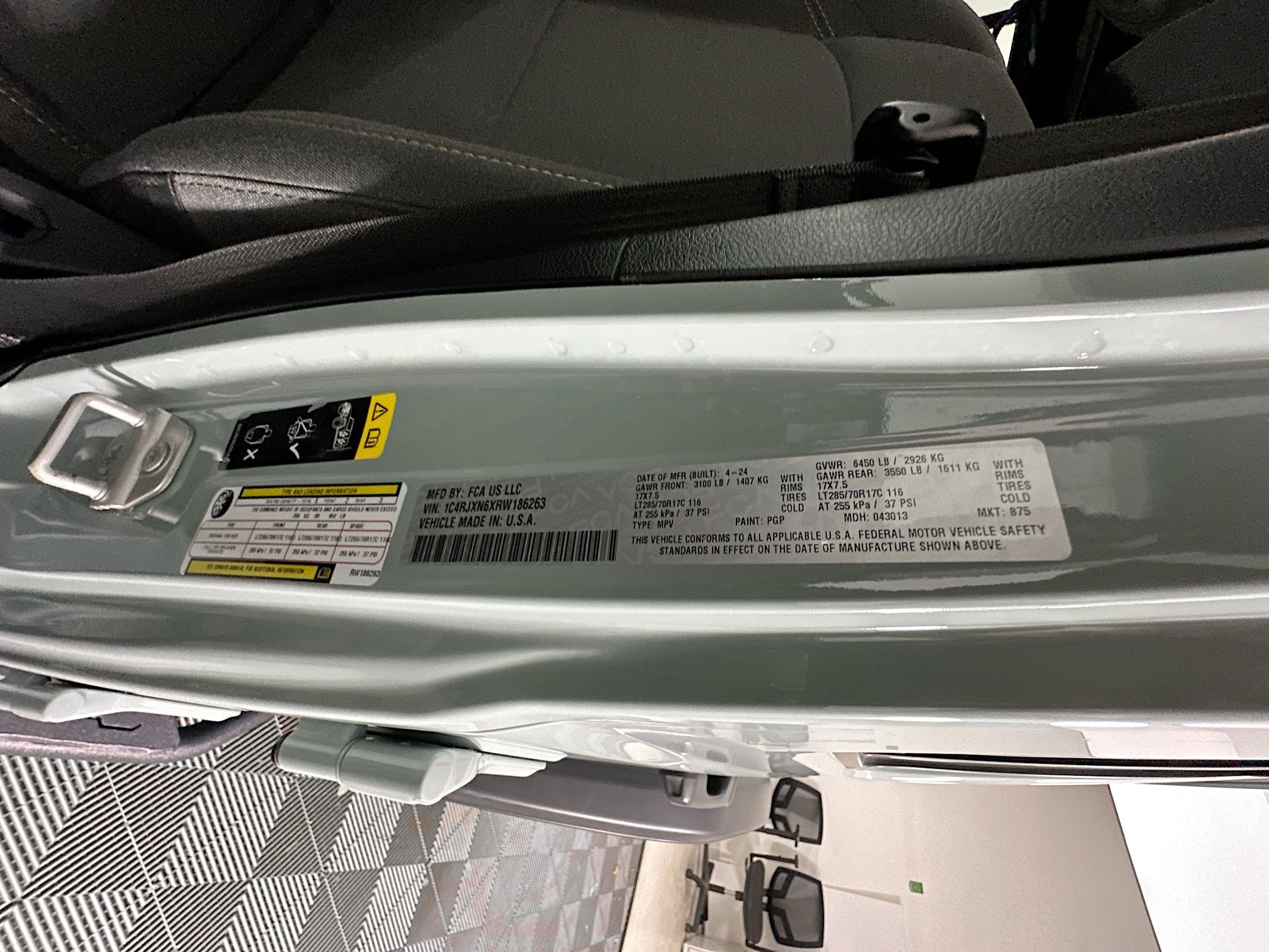 Used 2024 Jeep Wrangler Willys image 12