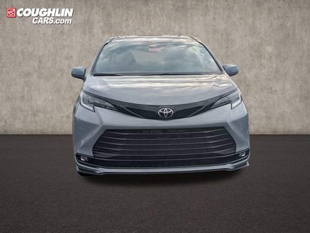 New 2026 Toyota Sienna XLE Woodland Edition AWD/4WD image 2