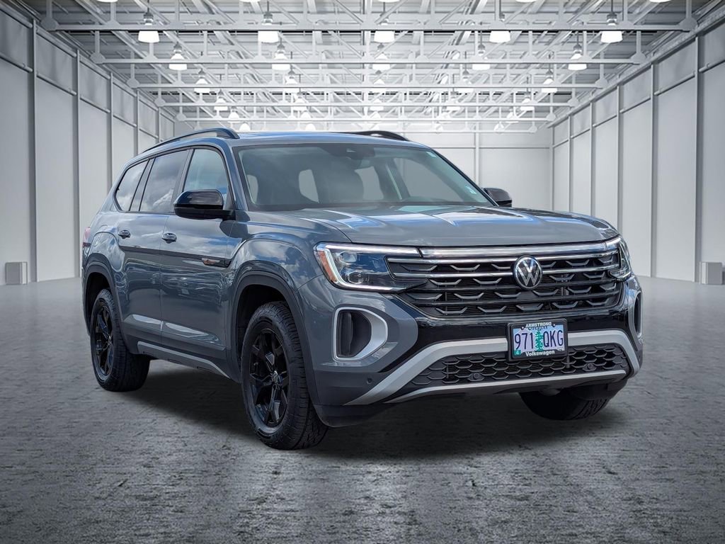 Used 2025 Volkswagen Atlas Peak Edition SE image 7