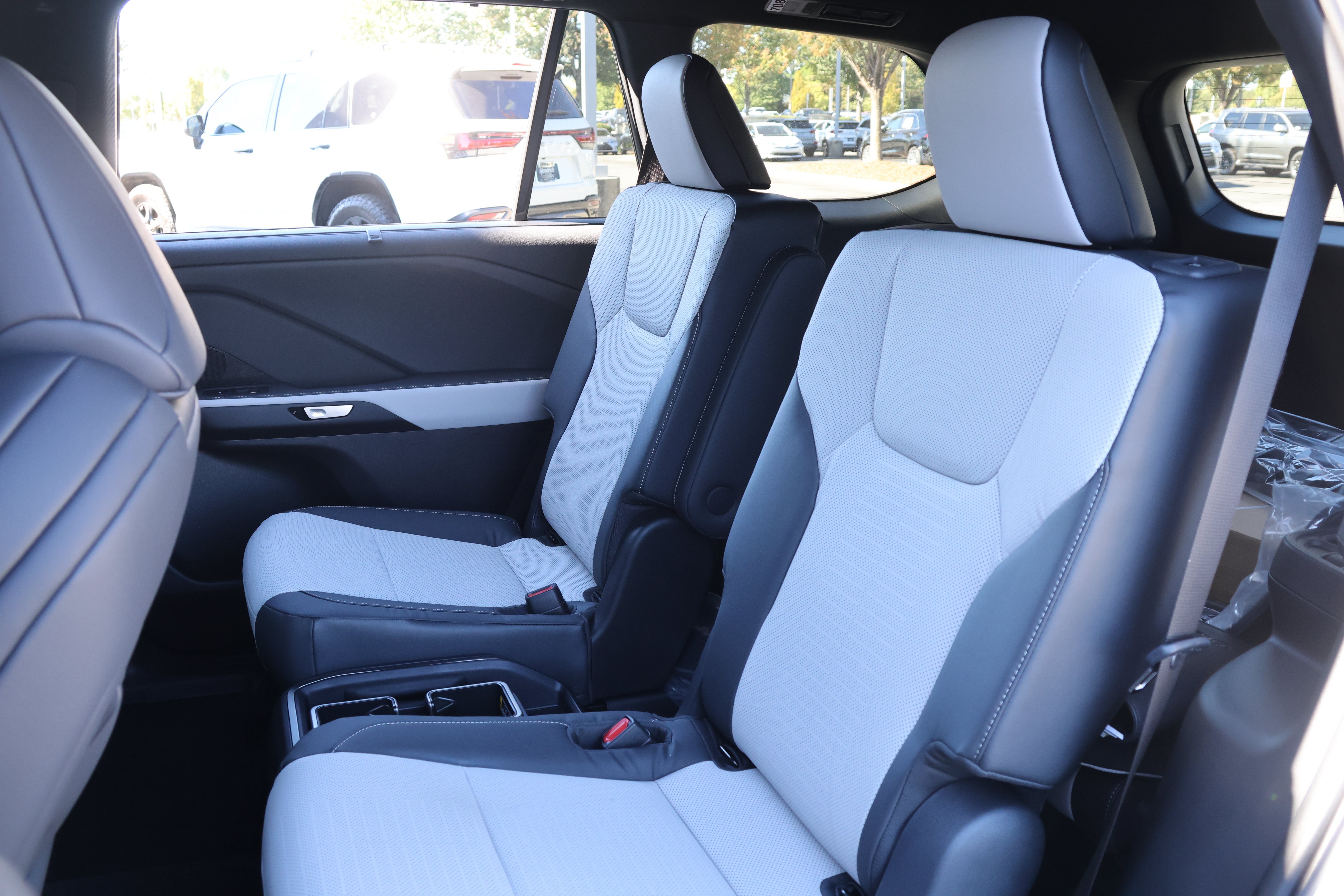 New 2026 Lexus TX 500h AWD image 33
