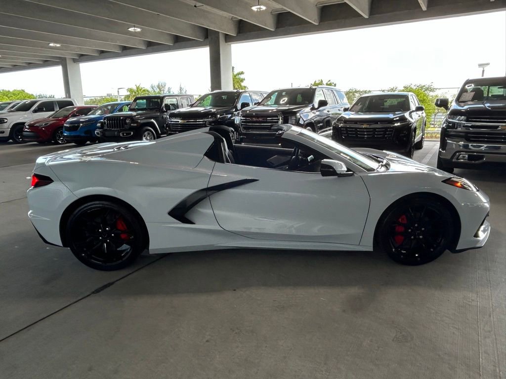 Used 2024 Chevrolet Corvette Stingray Premium Conv w/ Battery Protection Package image 3