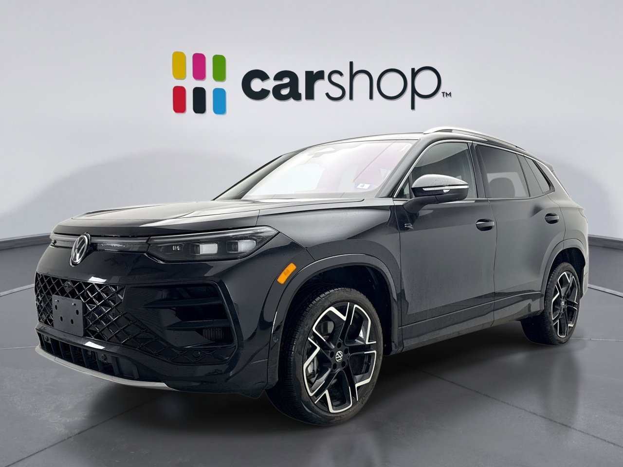 Used 2026 Volkswagen Tiguan SEL R-Line image 1