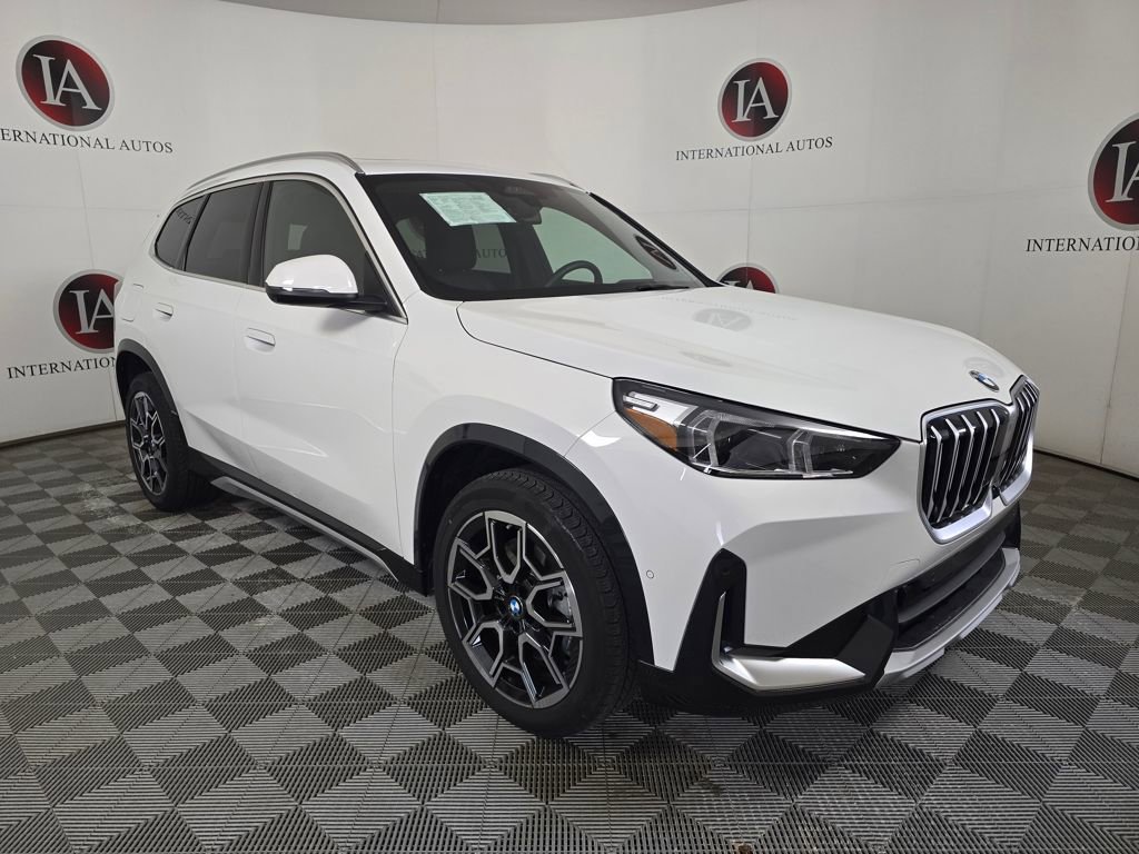 Used 2025 BMW X1 xDrive28i w/ Technology Package image 1