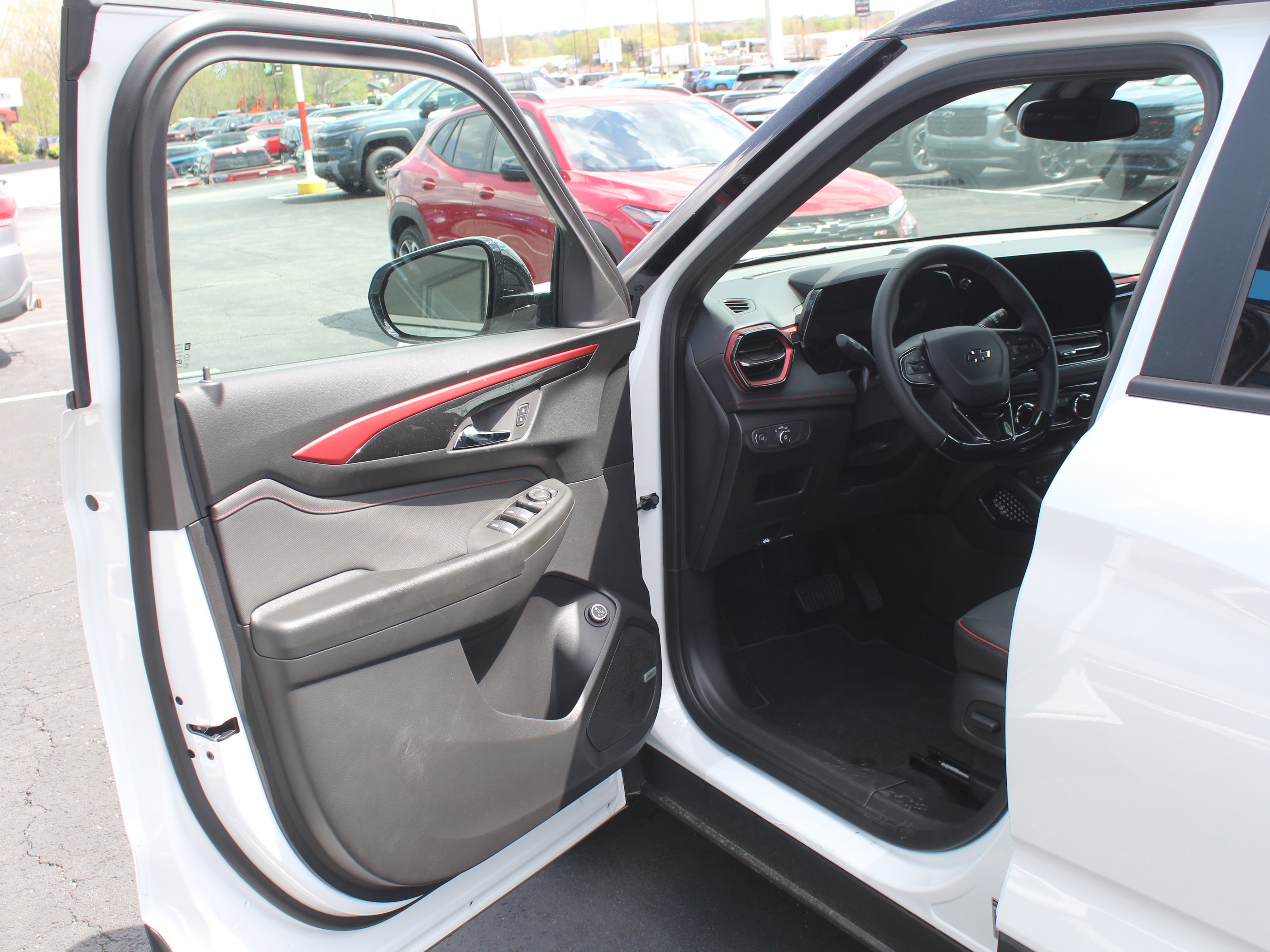 New 2026 Chevrolet TrailBlazer RS w/ Convenience Package AWD/4WD image 8