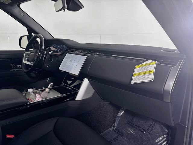New 2026 Land Rover Range Rover Long Wheelbase SE AWD/4WD image 31