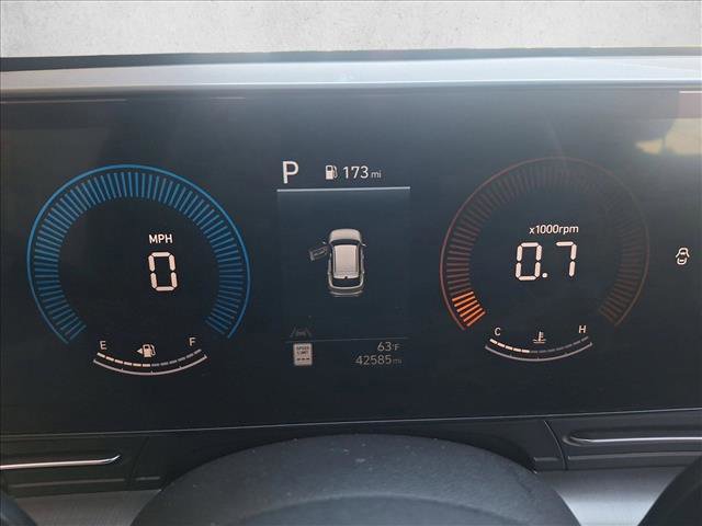 Used 2025 Hyundai Kona SEL image 11