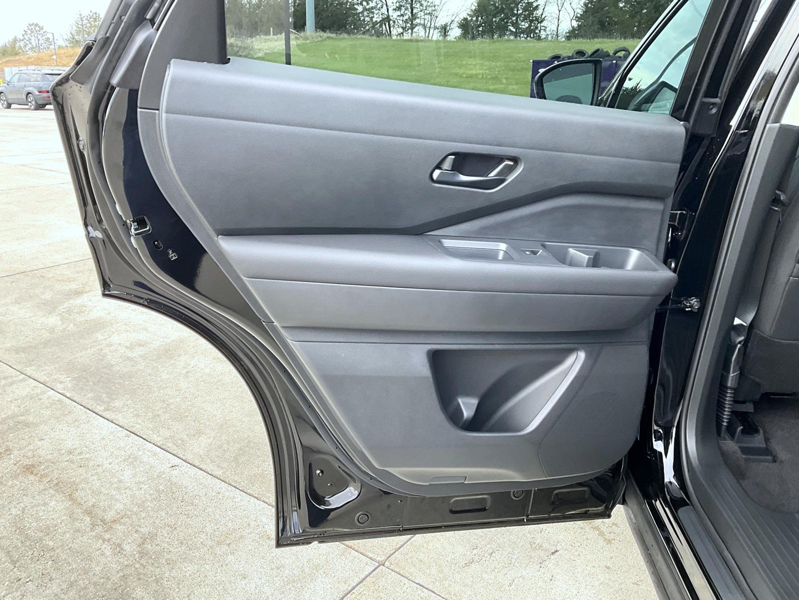 New 2026 Nissan Pathfinder SV w/ SV Premium Package AWD/4WD image 18