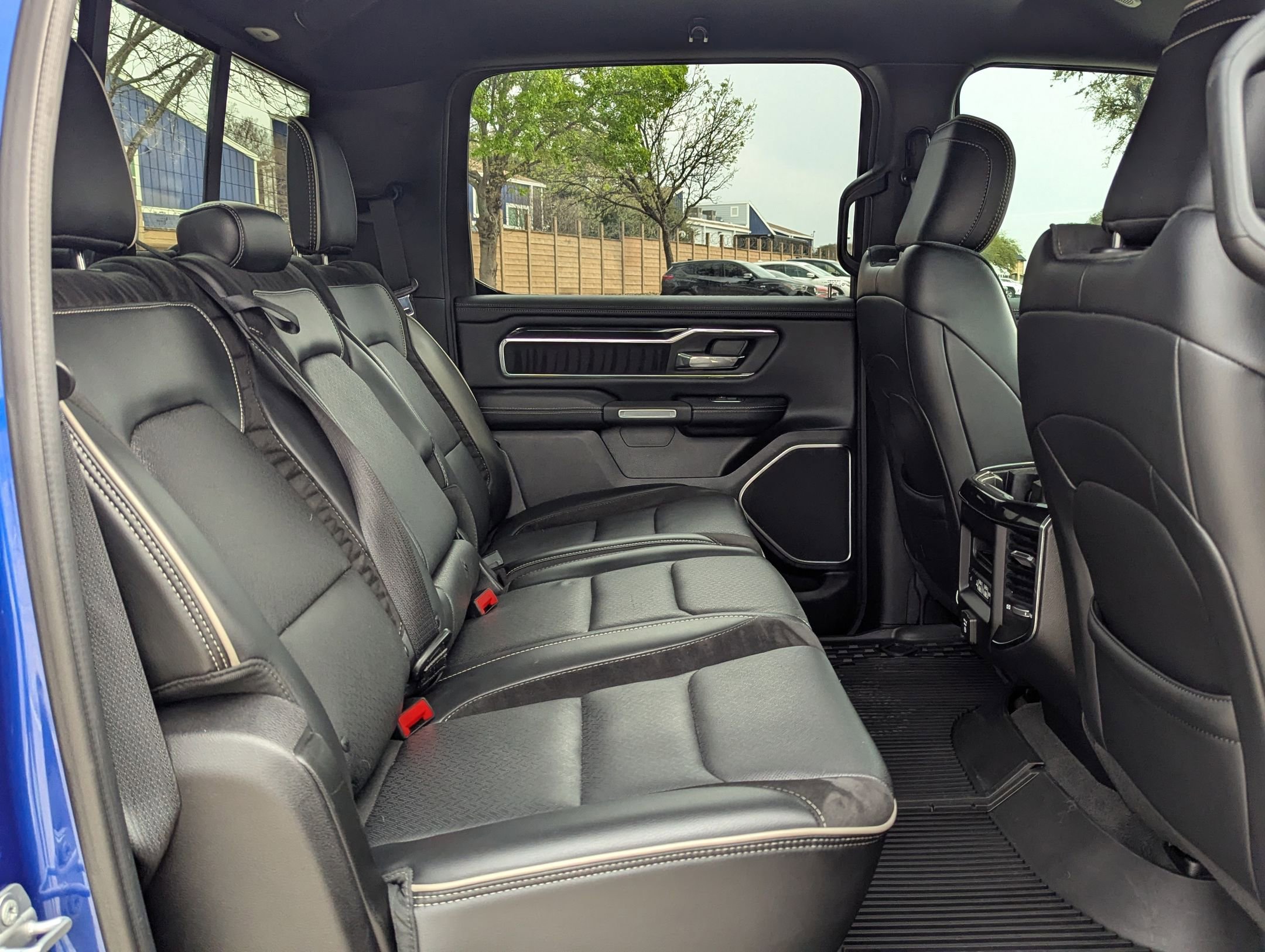 Used 2019 RAM 1500 Laramie image 25