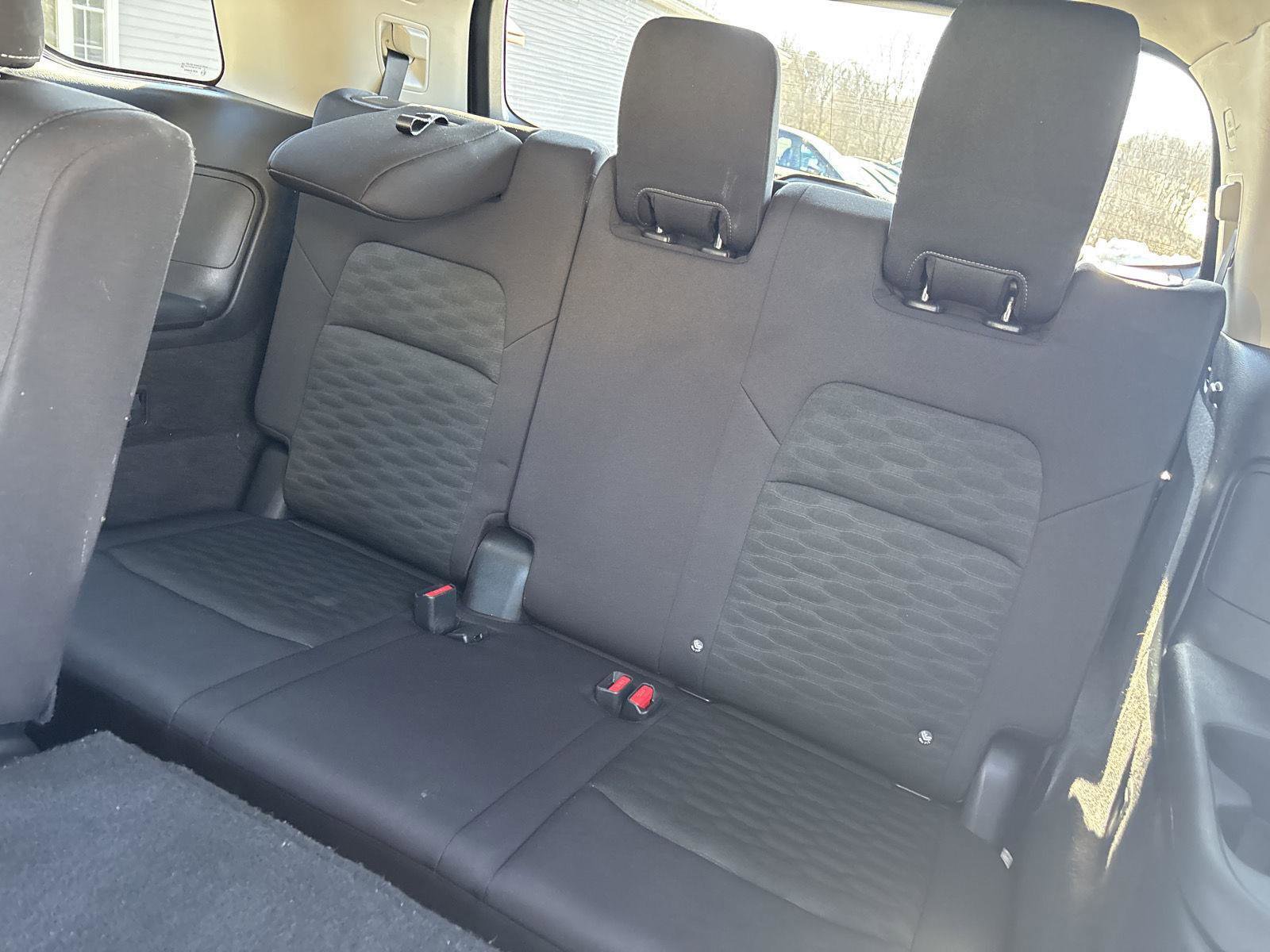 Used 2025 Nissan Pathfinder SV image 20