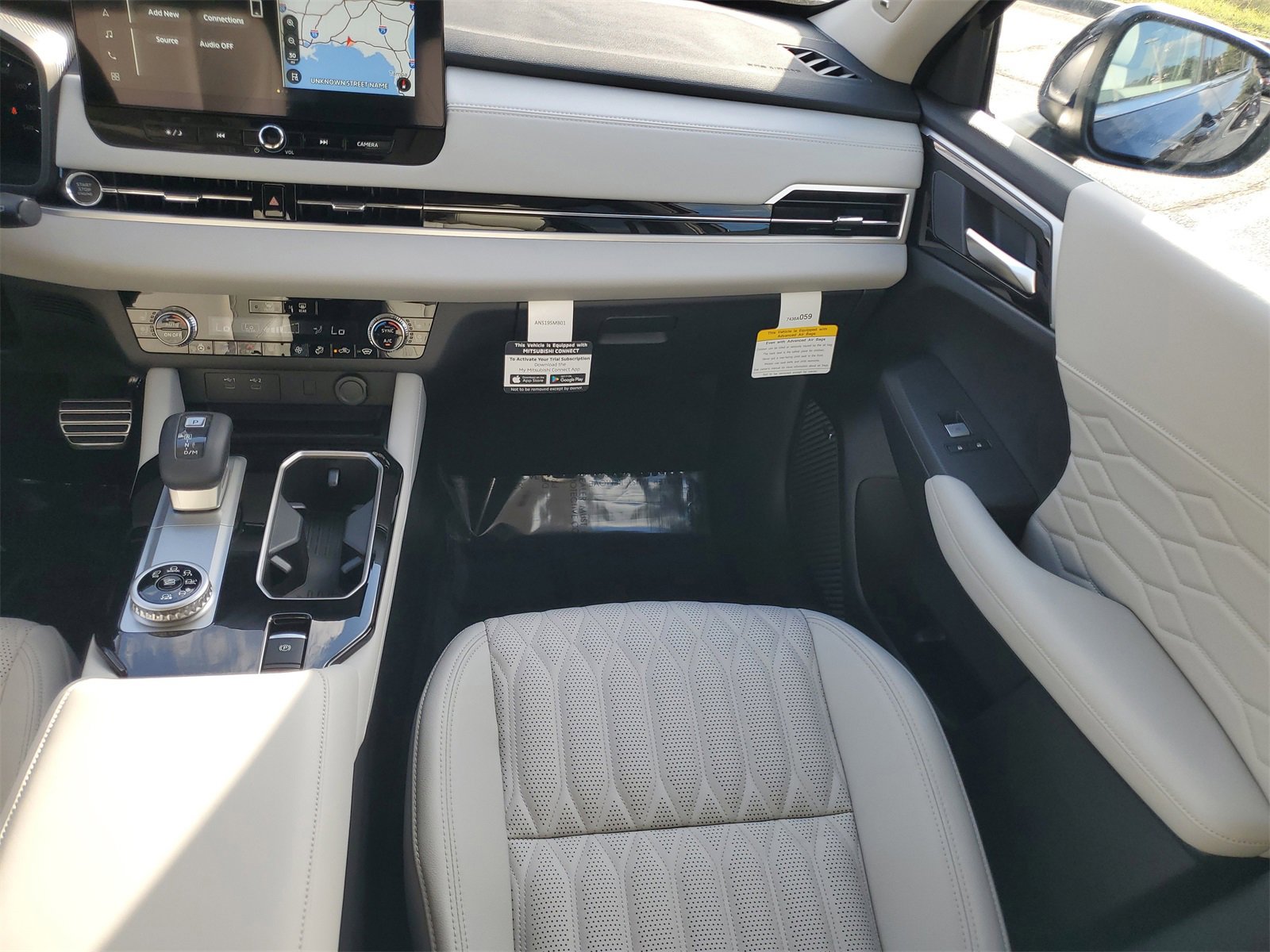 New 2025 Mitsubishi Outlander SEL image 27