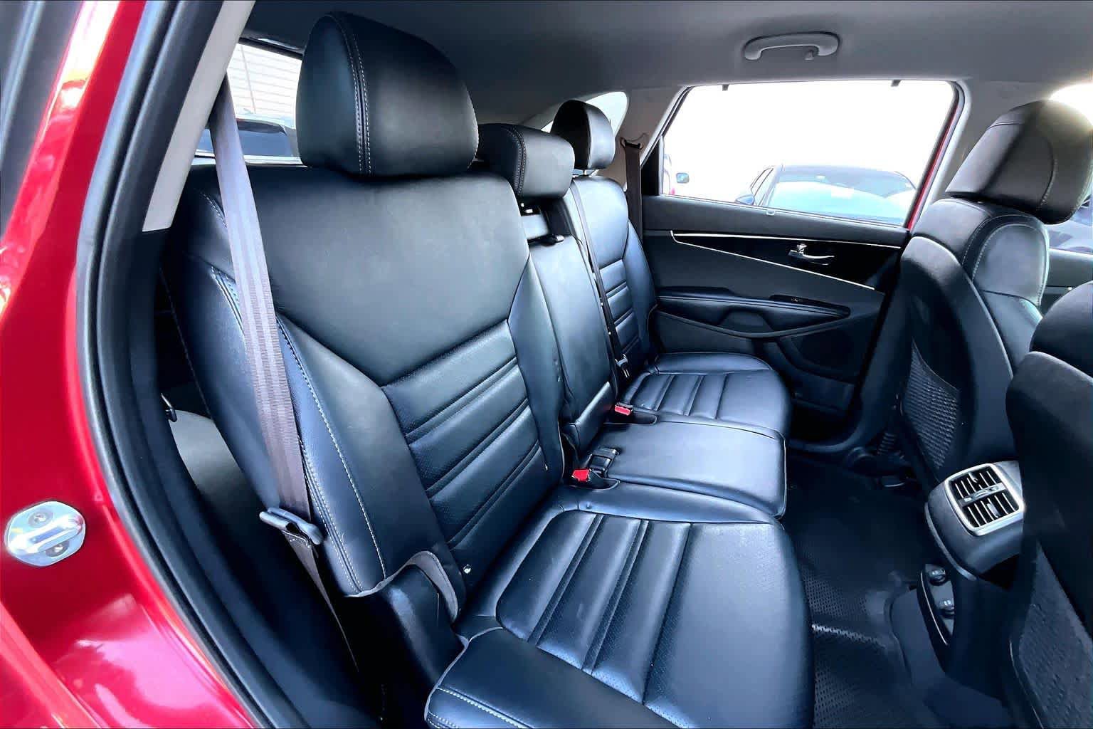 Used 2017 Kia Sorento EX FWD image 19