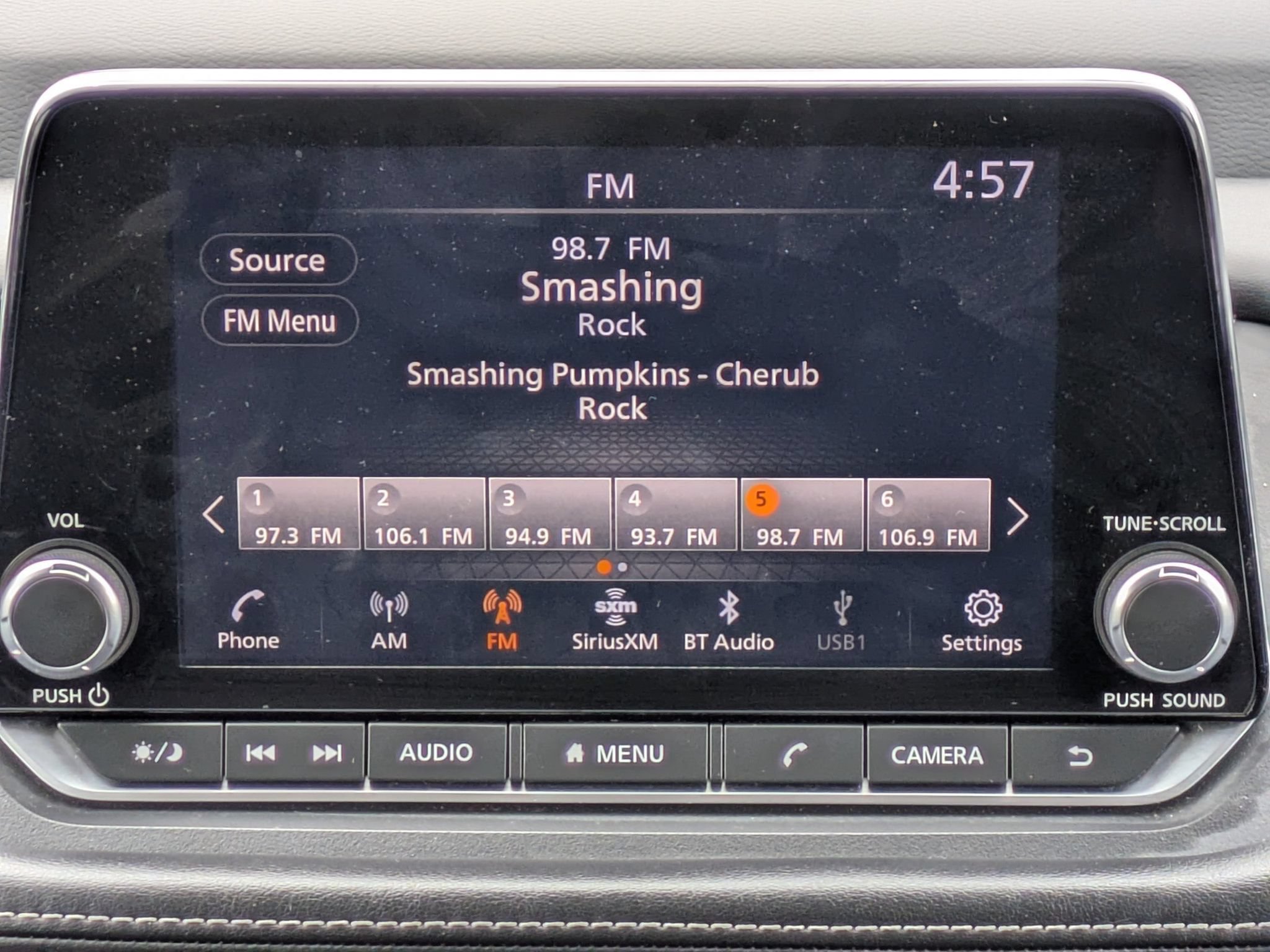 Certified 2025 Nissan Rogue SV FWD image 19