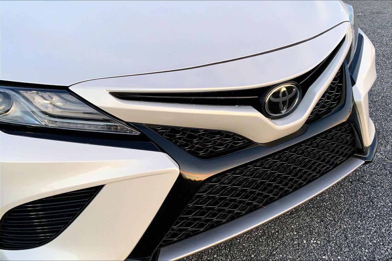 Used 2019 Toyota Camry XSE FWD image 29