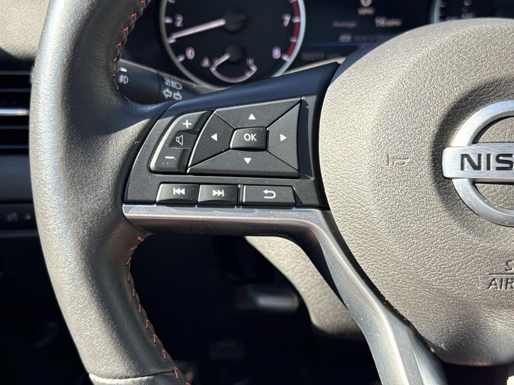 Used 2023 Nissan Sentra SR w/ SR Premium Package FWD image 10